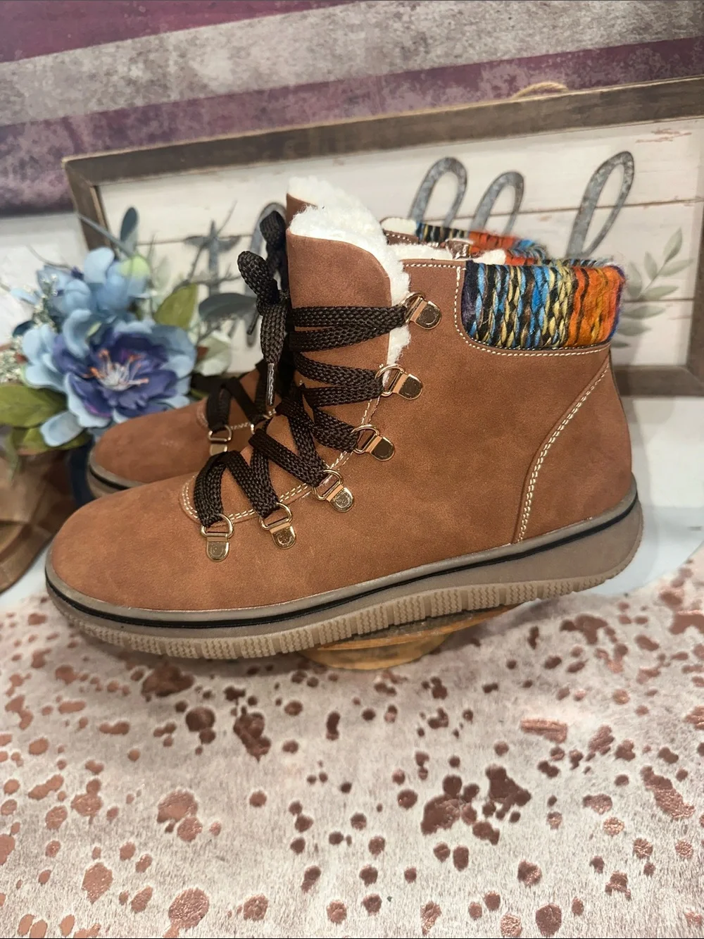 Bjorndal Brown Suede like Lace-Up Hiking Boot